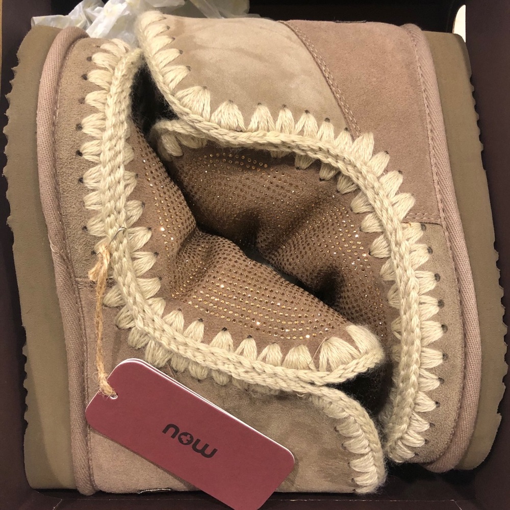 Mou Eskimo Boots. New with tags